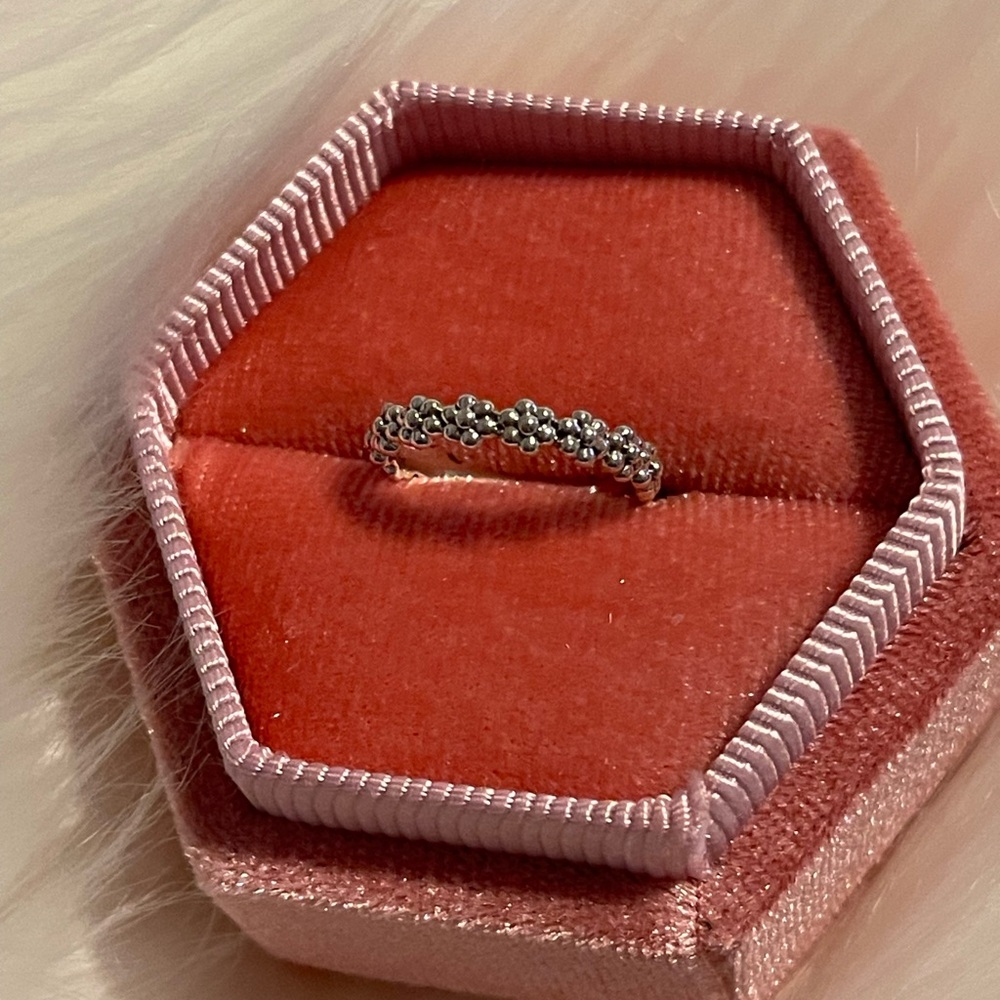 💯% AUTHENTIC “RETIRED” CLASSIC DAISY 🌼 PANDORA RING SIZE 4.5 (48) Band